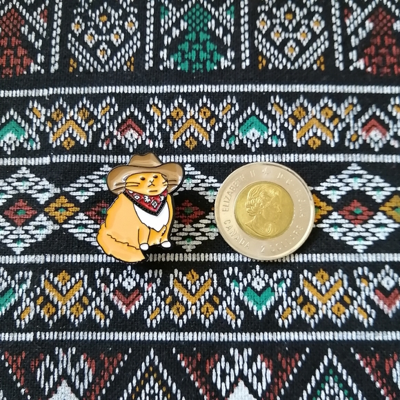📍2/20$ Cowboy Cat Enamel Pin NWOT - Picture 2 of 4